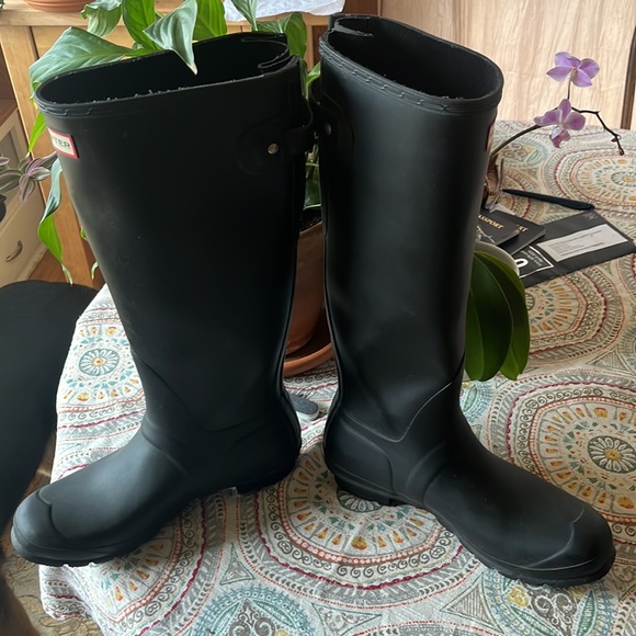☔️ Hunter boots Tall black with adjustable calf 🌷 - Picture 2 of 5